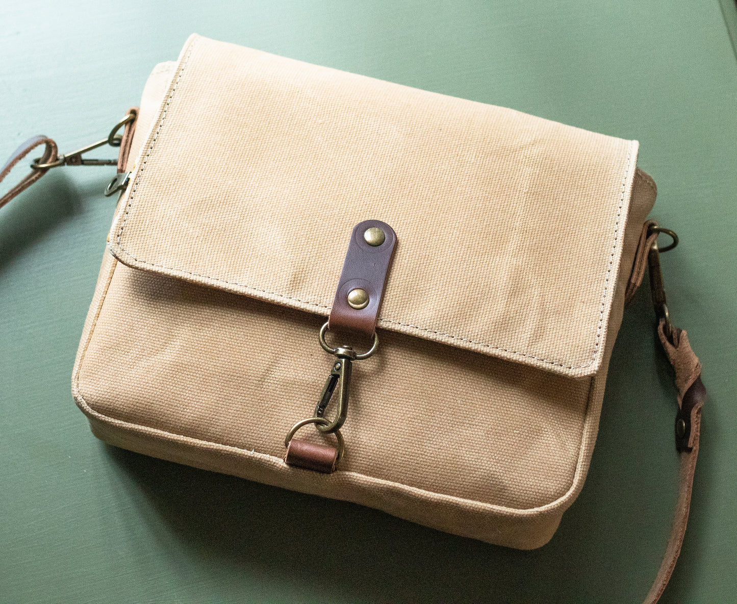 Light Tan Dianne Crossbody